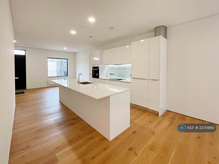 4 Bedroom Terraced House To Rent In Guest Street, Manchester, M4