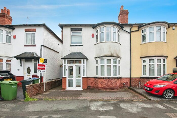 3 Bedroom Semi-Detached House For Sale In Church Vale, West Bromwich, B71