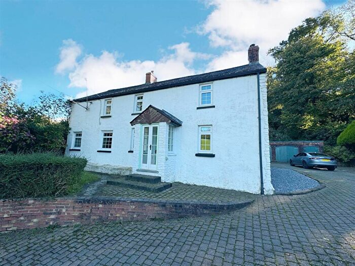4 Bedroom Detached House For Sale In Whitemill, Carmarthen, SA32