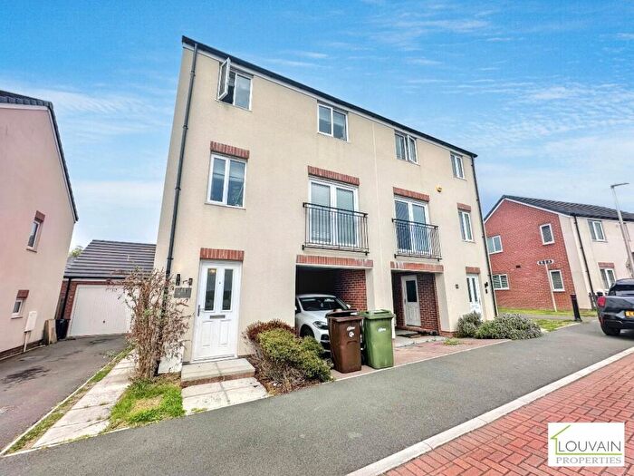 3 Bedroom Semi-Detached House For Sale In Cae'r Delyn, Oakdale, Blackwood, NP12