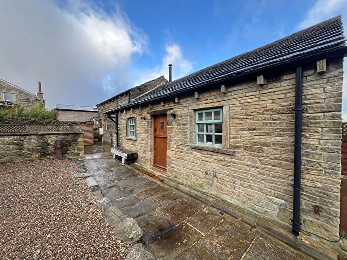 2 Bedroom Detached House To Rent In Stone Lane, Oxenhope, BD22