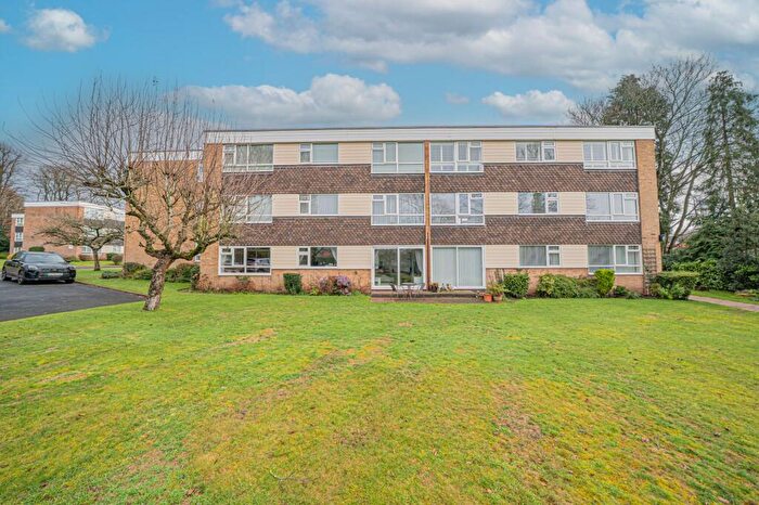 2 Bedroom Flat For Sale In Hampton Lane, Solihull, B91