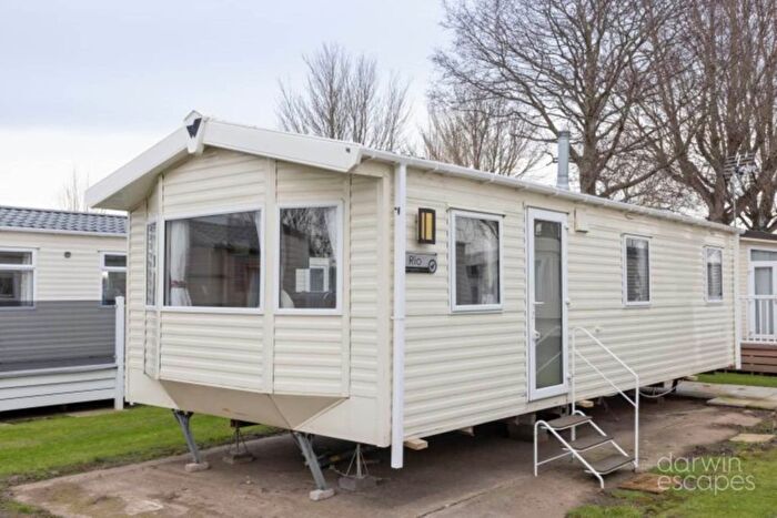 3 Bedroom Mobile/park Home For Sale In Willow Grove, Talacre, Holywell, CH8