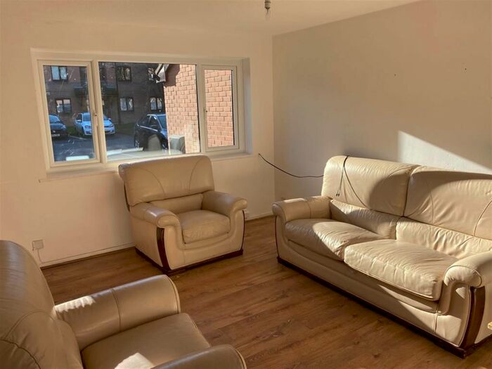 2 Bedroom Semi-Detached House To Rent In Minster Court, Edge Hill, Liverpool L7