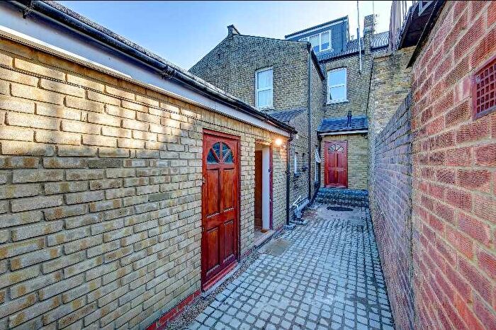 Studio To Rent In Park Road, KT2