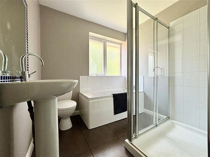 4 Bedroom Semi-Detached House To Rent In Cleevelands Avenue, Cheltenham, GL50
