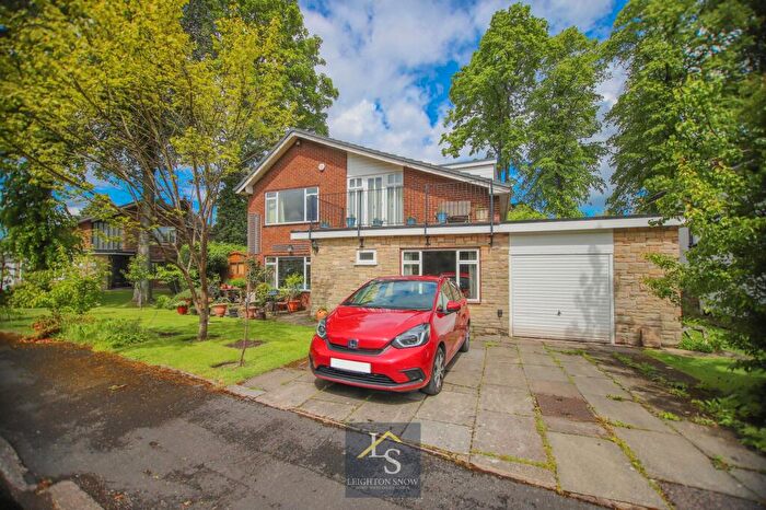4 Bedroom Detached House For Sale In Moss Bank, Bramhall, SK7