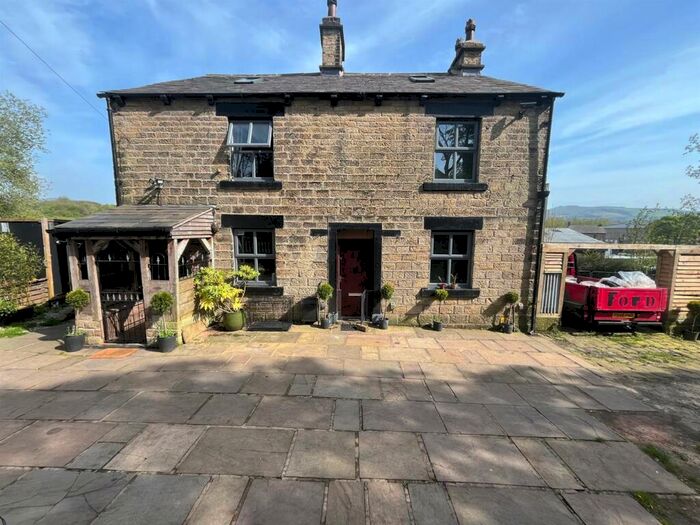 5 Bedroom House For Sale In Printers Brow, Hollingworth, Hyde, SK14