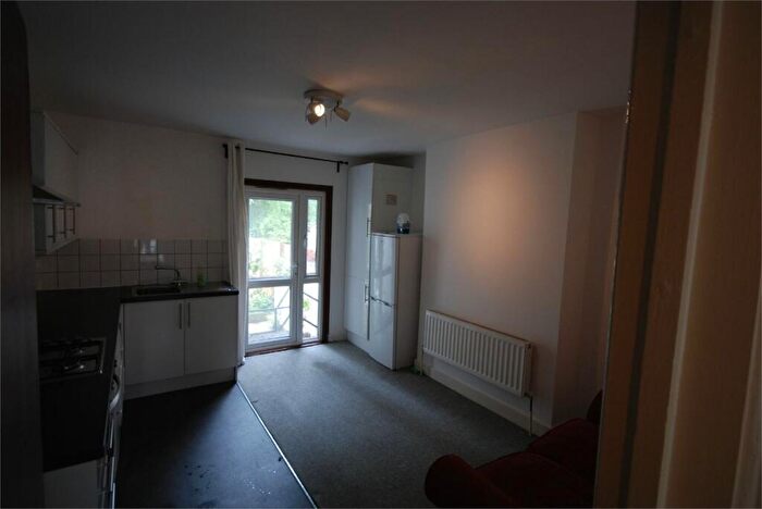 1 Bedroom Flat To Rent In Balham Park Road, Balham, SW12