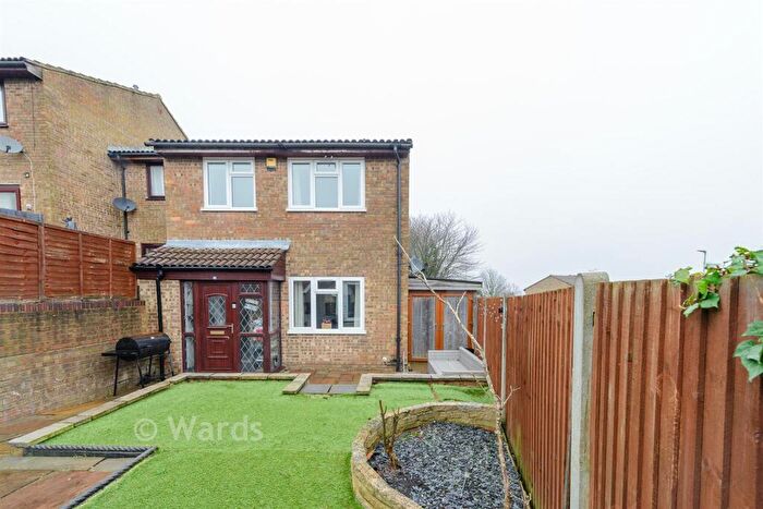 2 Bedroom End Of Terrace House For Sale In Raleigh Close, Walderslade, Chatham, Kent, ME5