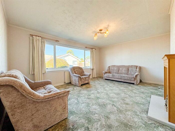 2 Bedroom Detached Bungalow For Sale In Foreknowe, Biggar, ML12