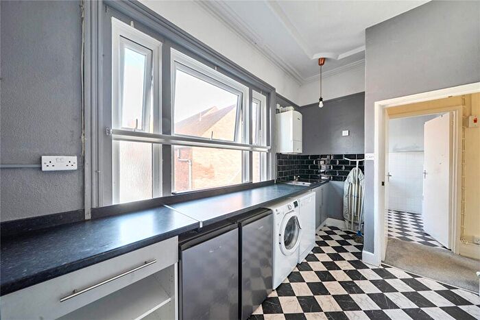 2 Bedroom Flat To Rent In High Street, Lymington, Hampshire, SO41