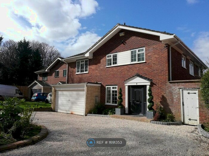 5 Bedroom Detached House To Rent In Inchwood, West Wickham, BR4