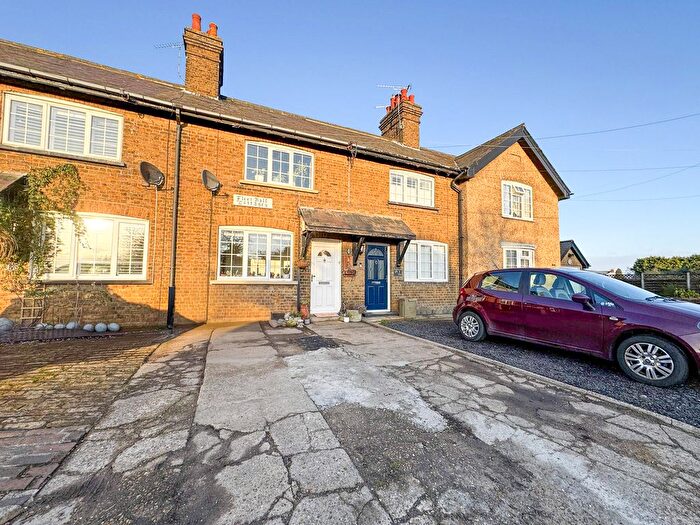 2 Bedroom Terraced House For Sale In Sutton Road, Rochford, SS4