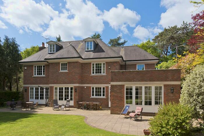 6 Bedroom Detached House To Rent In Eaton Park Road, Cobham, KT11