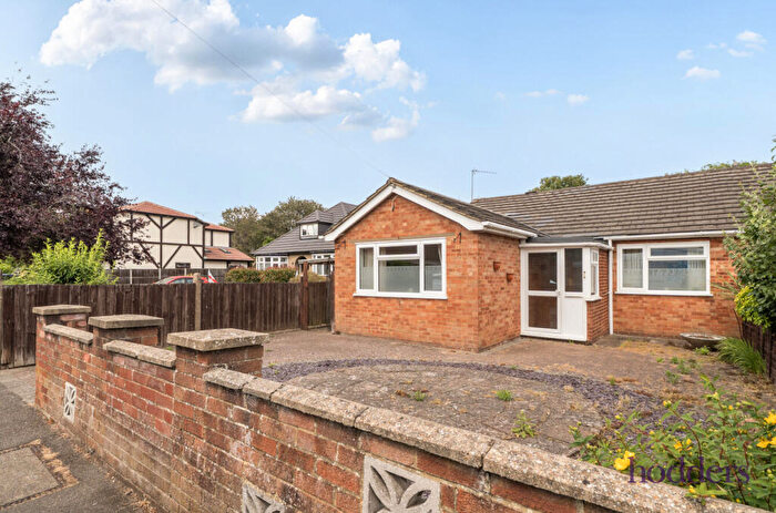 3 Bedroom Bungalow For Sale In Chertsey, Surrey, KT16