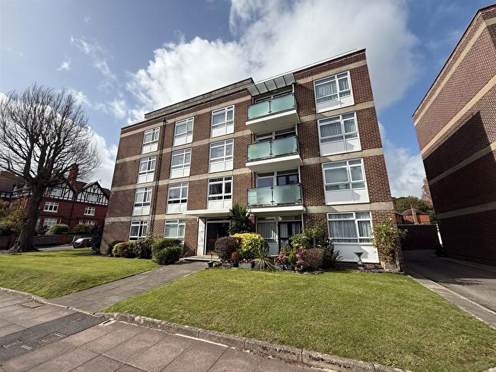 3 Bedroom Flat For Sale In Granville Road, Eastbourne, BN20