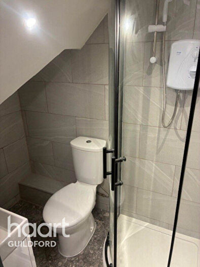 1 Bedroom Flat To Rent In Raymond Crescent, Guildford, GU2