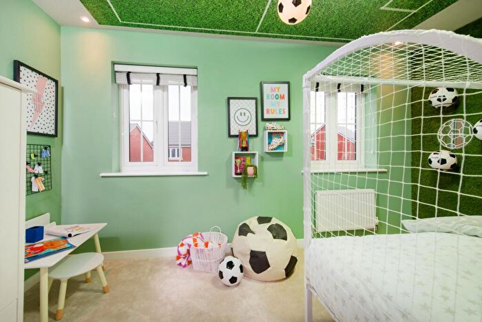 3 Bedroom End Of Terrace House For Sale In Shirley, Warwickshire, B90