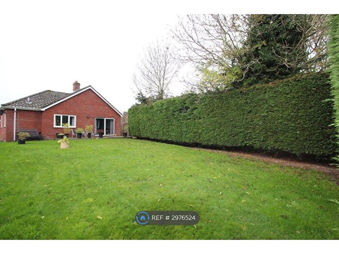 3 Bedroom Bungalow To Rent In Page Close, Norwich, NR14