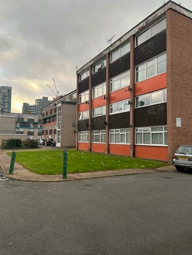 2 Bedroom House To Rent In Wellesley Road, Croydon, CR0