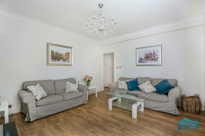 4 Bedroom Apartment To Rent In High Road, London, N2