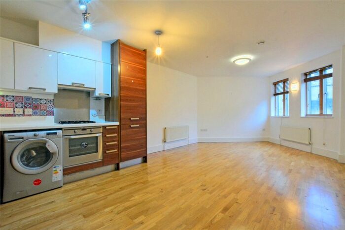 2 Bedroom Flat To Rent In Wren House, A Creek Road, Greenwich, London, SE10