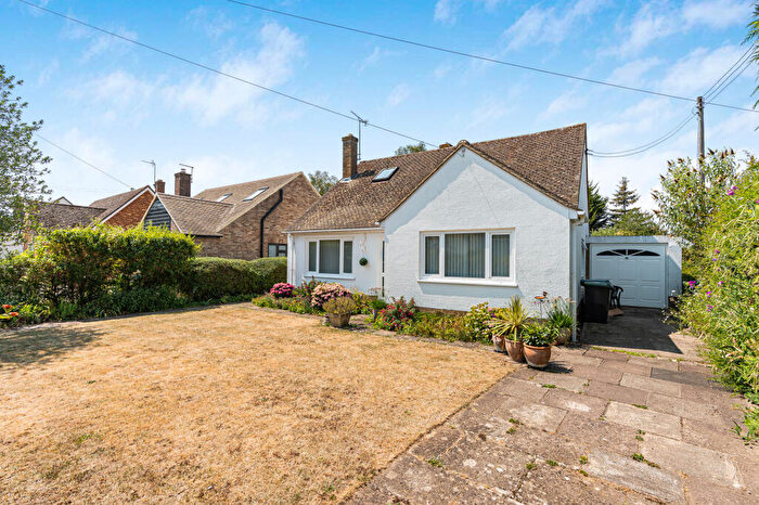 3 Bedroom Detached Bungalow For Sale In Back Lane, Eynsham, Oxfordshire, OX29