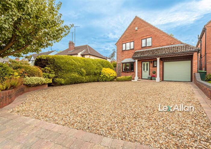 4 Bedroom Detached House For Sale In Halesowen Road, Cradley Heath, B64