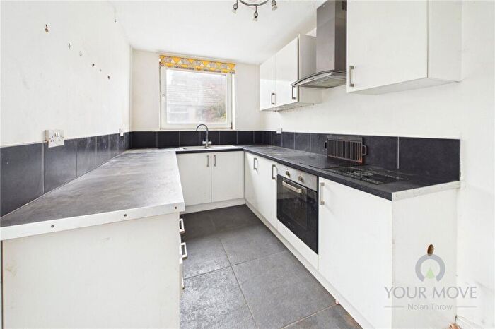 2 Bedroom End Of Terrace House For Sale In Edgell Street, Kettering, Northamptonshire, NN16