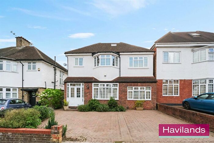 5 Bedroom Detached House For Sale In Sherbrook Gardens, London, N21