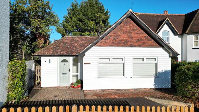 2 Bedroom Bungalow For Sale In Cranbrook Road, Hawkhurst, TN18
