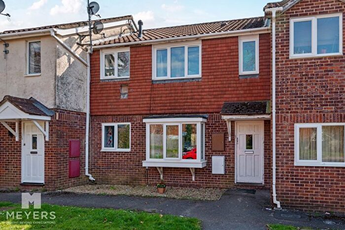 2 Bedroom Flat For Sale In Bovington, BH20