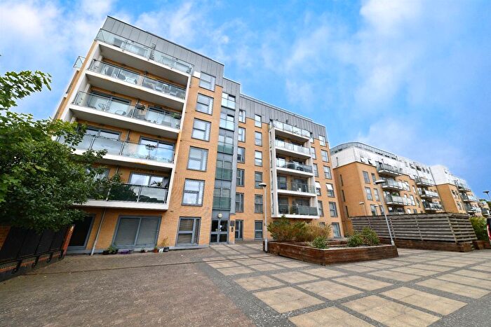 2 Bedroom Flat For Sale In Woolners Way, Stevenage, SG1