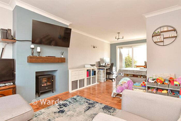 3 Bedroom Semi Detached House For Sale In Bankside, Chatham, Kent, ME5