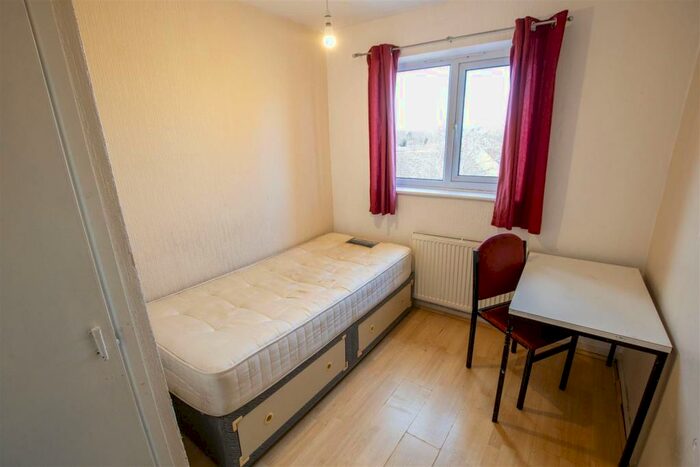 5 Bedroom House To Rent In Lodge Hill Road, Birmingham, B29