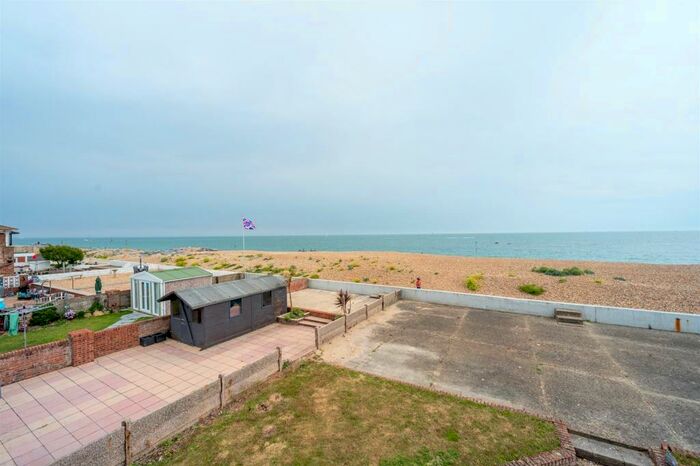 2 Bedroom Flat To Rent In Southwood Road, Hayling Island, PO11