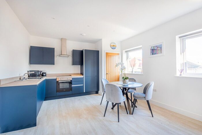 2 Bedroom Flat To Rent In Southwood Avenue, Bournemouth, BH6