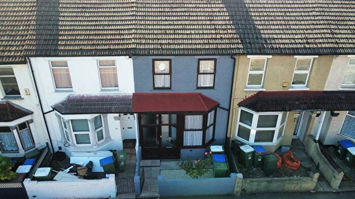 3 Bedroom Terraced House For Sale In Gilbert Road, Belvedere, DA17