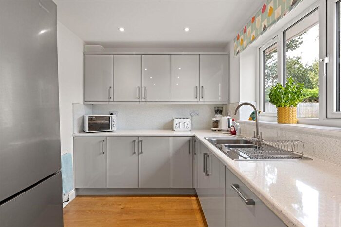 3 Bedroom Semi-Detached House For Sale In Knox Close, Norwich, NR1