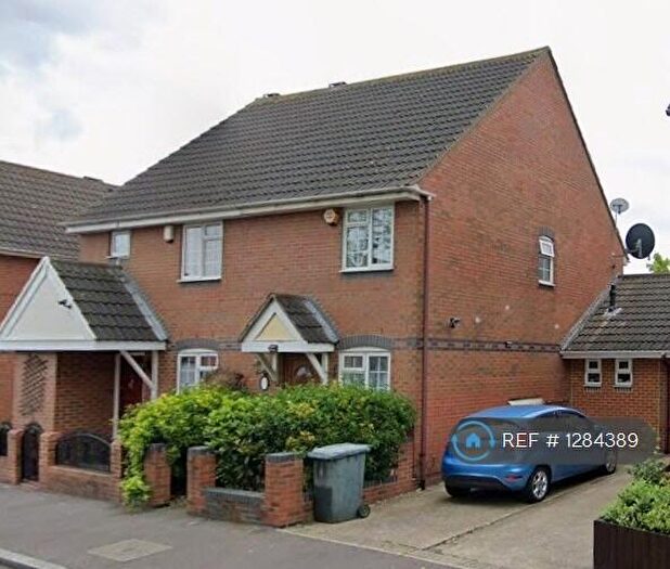 3 Bedroom Semi-Detached House To Rent In Fulmer Road, London, E16