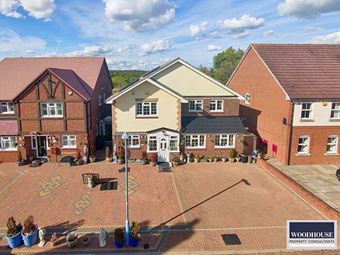 5 Bedroom Detached House For Sale In Bittern Close, Cheshunt, EN7