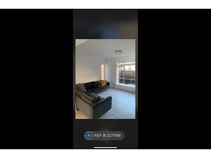 2 Bedroom Flat To Rent In Shacklewell Road, London, N16