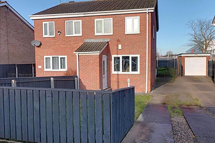 2 Bedroom Semi Detached House For Sale In Plowden Road, Hull, HU3