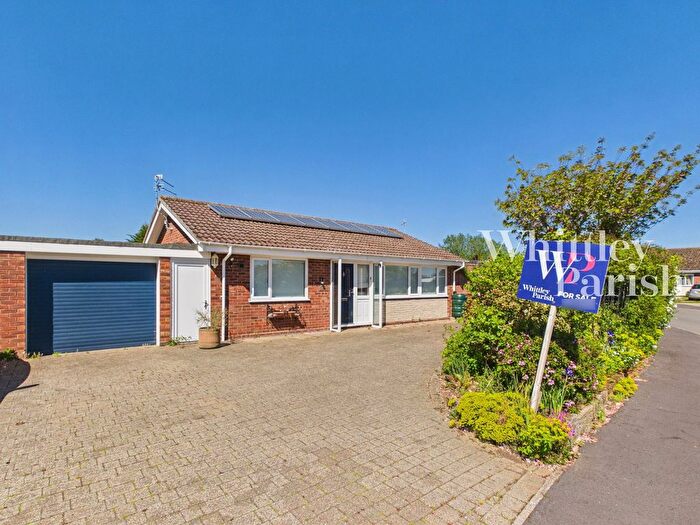 2 Bedroom Bungalow For Sale In Manor Drive, Roydon, IP22