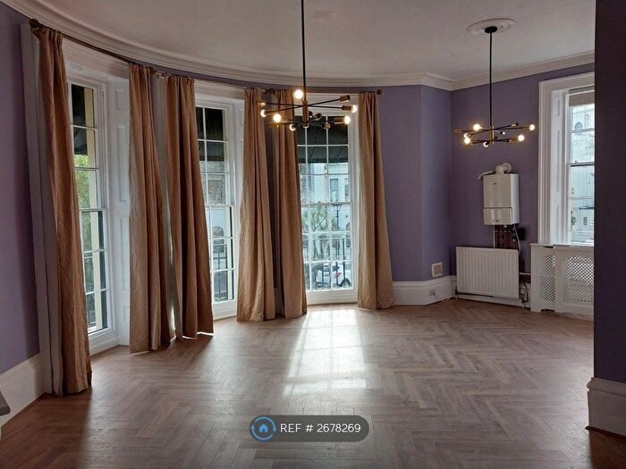 2 Bedroom Flat To Rent In Camden Crescent, Dover, CT16