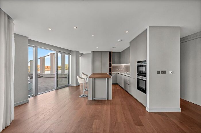 2 Bedroom Flat To Rent In Cutter Lane, Greenwich, SE10