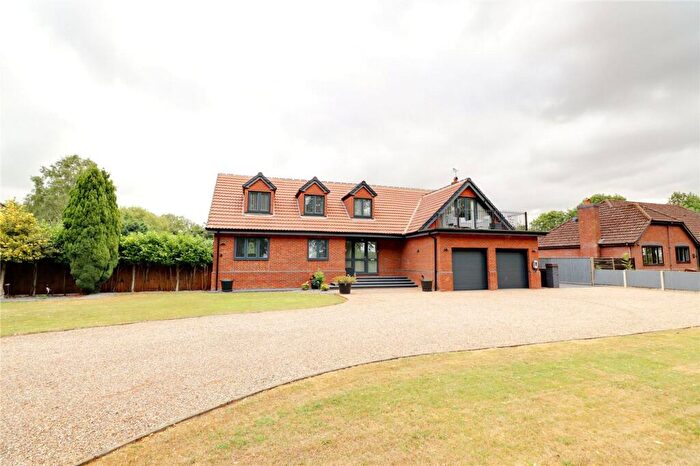 5 Bedroom Detached House For Sale In Cadney Road, Brigg, DN20