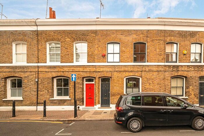 3 Bedroom Terraced House For Sale In Wellington Row, Bow, E2