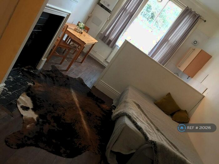 Studio To Rent In Priory Road, Sheffield, S7